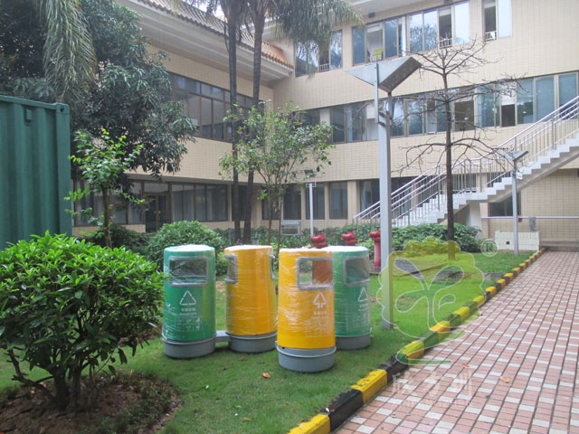 公園玻璃鋼分類垃圾桶圖片