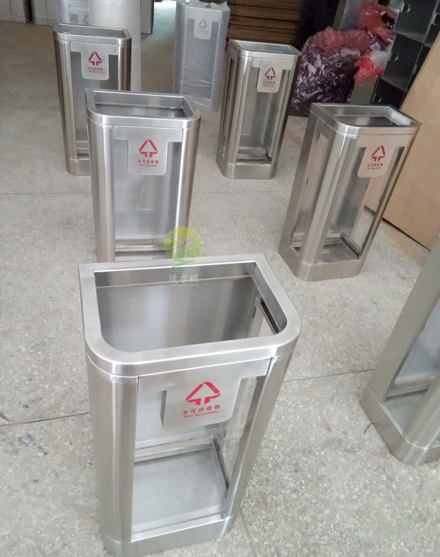 地鐵站透明分類果皮箱 地鐵站透明分類果皮箱