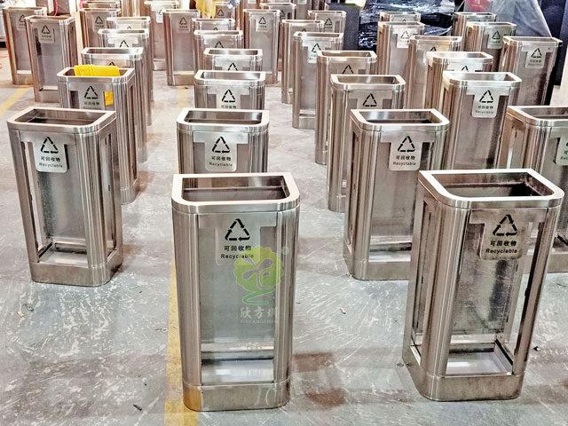 地鐵站透明分類果皮箱 地鐵站透明分類果皮箱