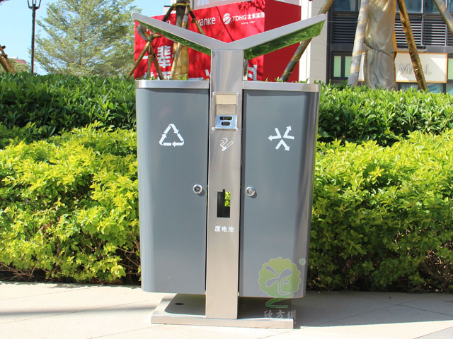 城市戶外展翅果皮箱