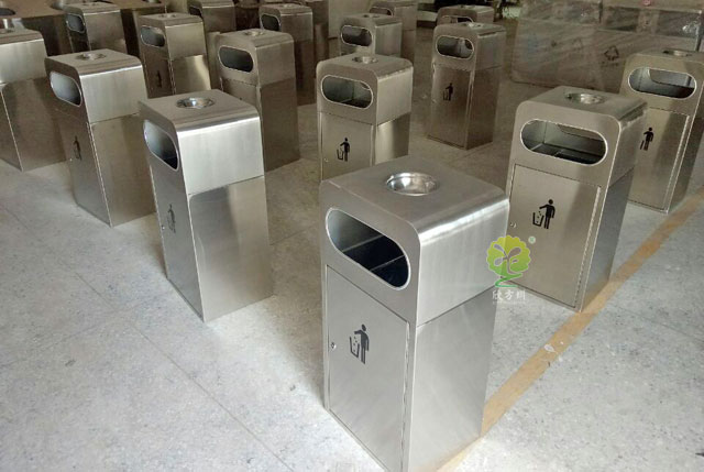 方形垃圾箱還是不銹鋼材質好