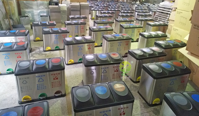 腳踏式不銹鋼三分類垃圾桶