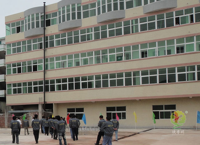 環(huán)保垃圾桶廠家辦公樓