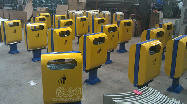 小區(qū)鋼制垃圾桶